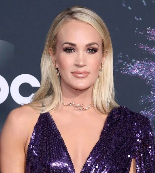 Carrie Underwood Age, Net Worth, Husband, kids, & Height 2024