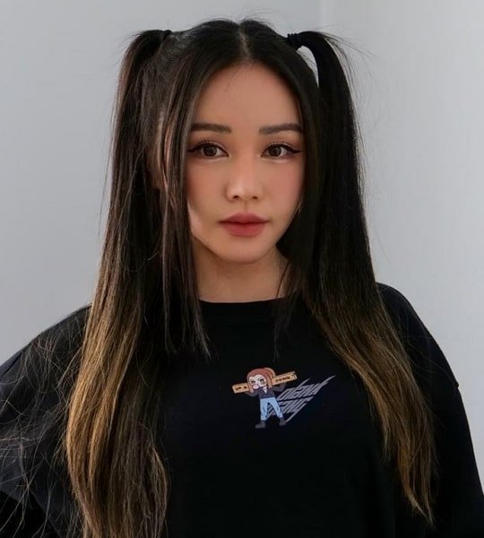 Chloe Ting - Age, Net Worth, Boyfriend, Parents, & Height 2024