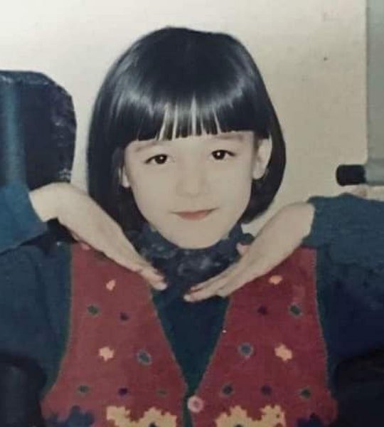 dilraba dilmurat childhood photo