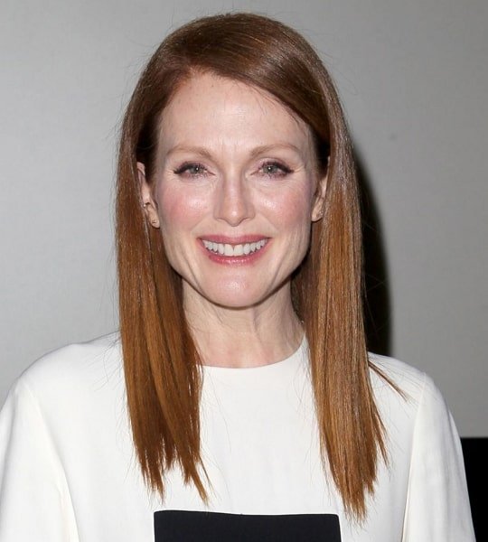 Julianne Moore: Age, Net Worth, Husband, Daughter & Height 2024