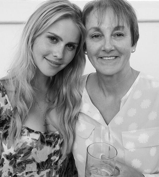 claire holt mother