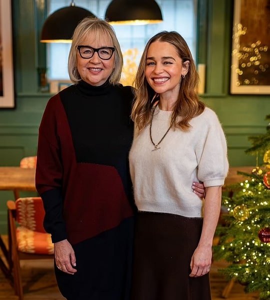 emilia clarke mother