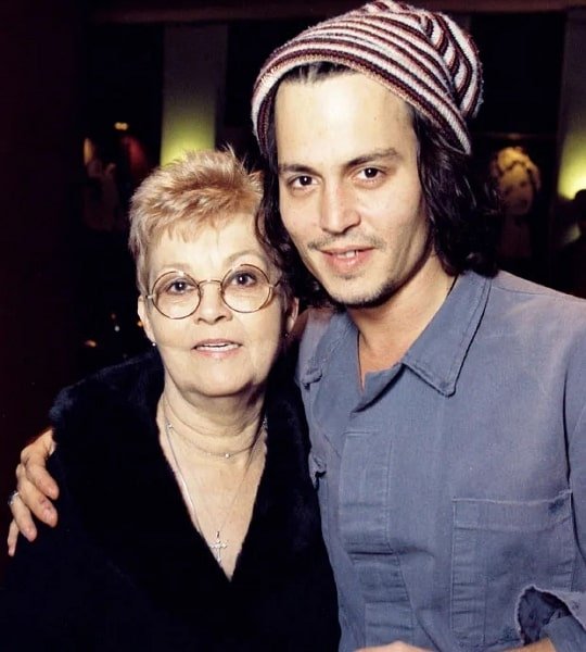 johnny depp mother