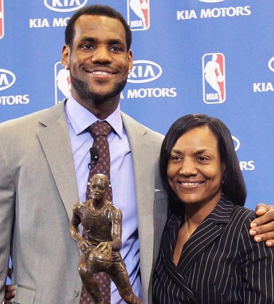 lebron james mother