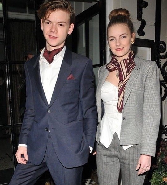 thomas brodie-sangster sister