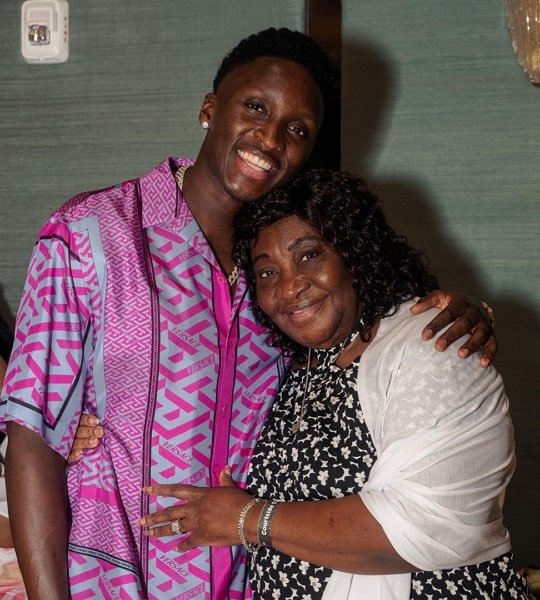 victor oladipo mother