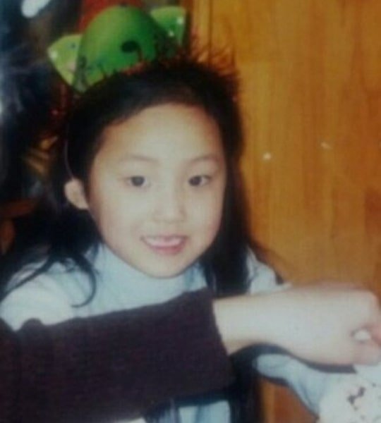 yeonwoo childhood photo