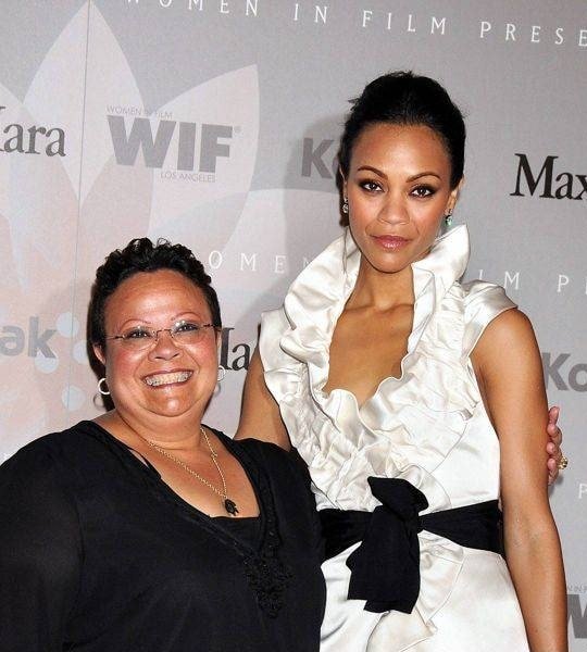 zoe saldana mother