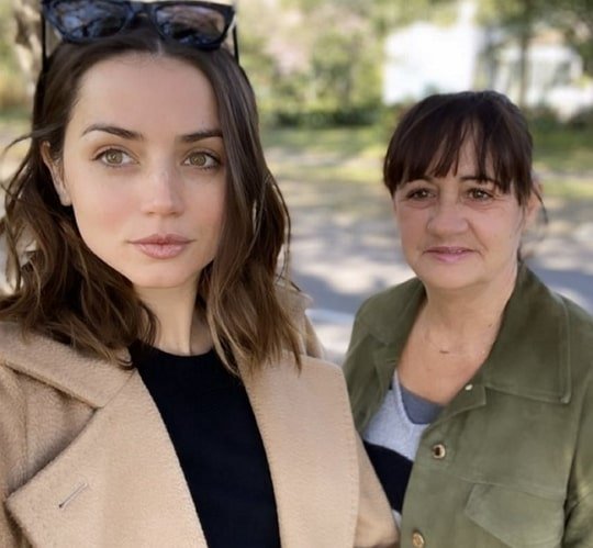 ana de armas mother