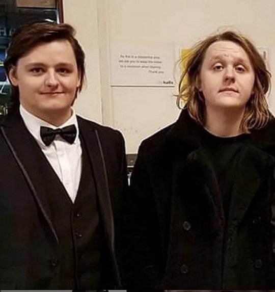 lewis capaldi brother