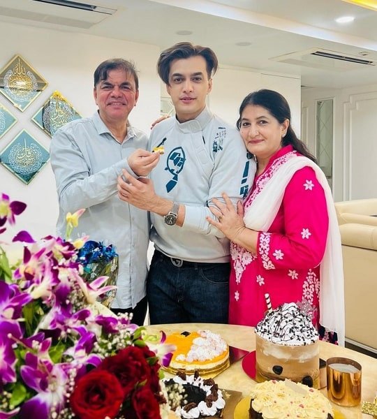 mohsin khan parents